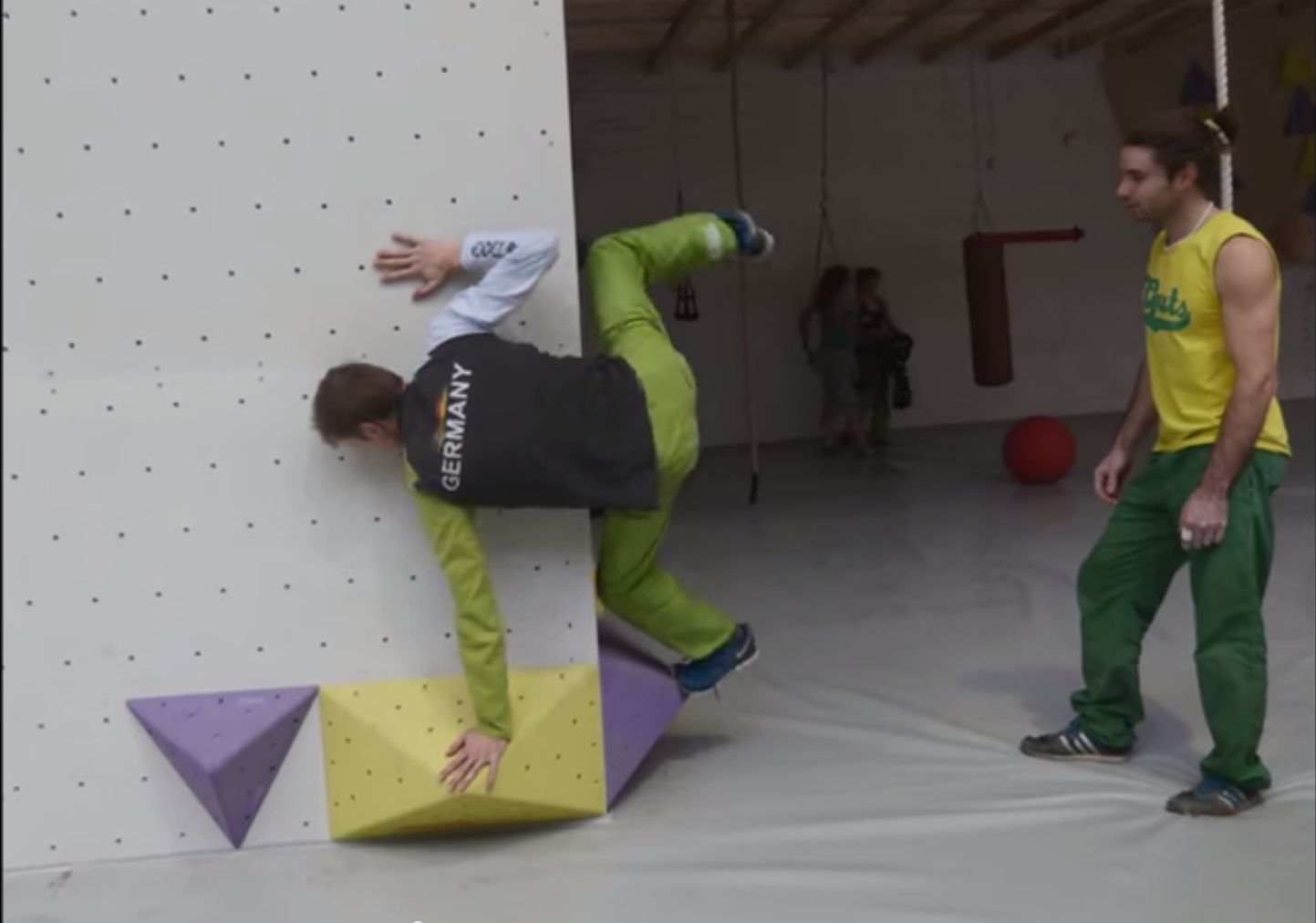german-climbing-team-training-screencap