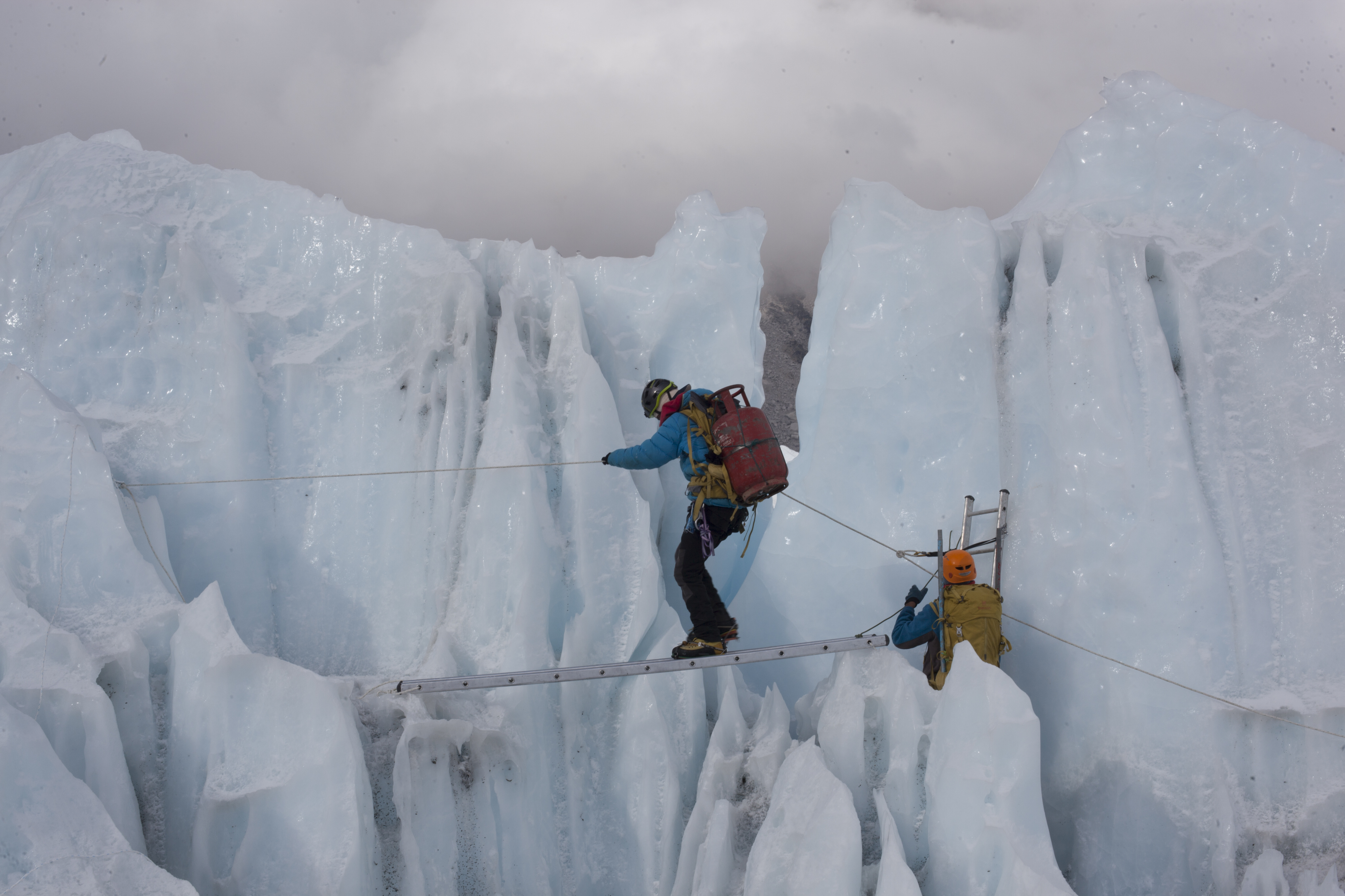 Sherpa_46_Sherpas-training-in-Khumbu-Icefall